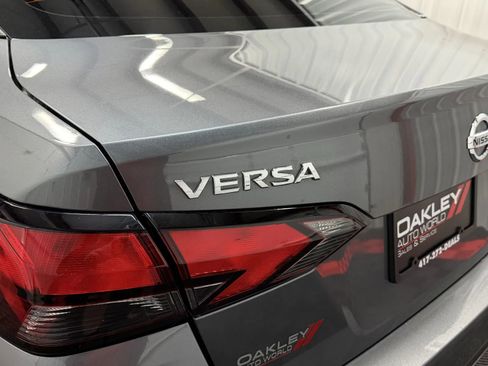 Used 2022 Nissan Versa S FWD image 14