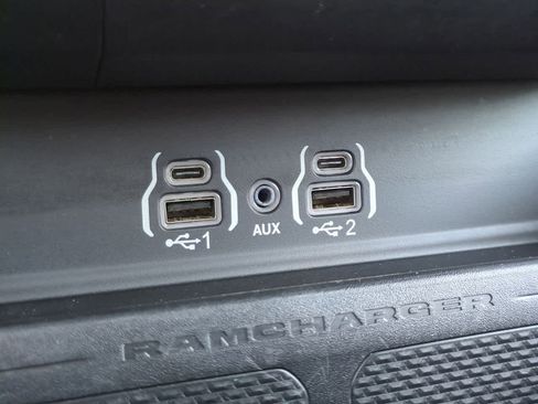 Used 2025 RAM 1500 Laramie image 32