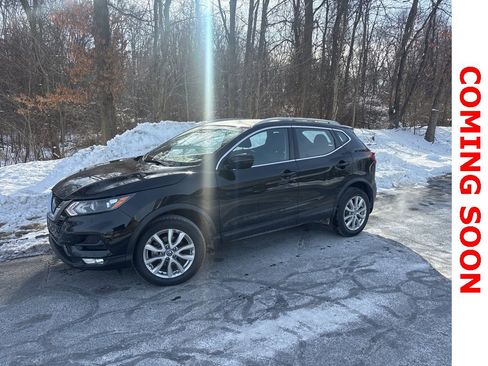 Used 2021 Nissan Rogue Sport SV image 1
