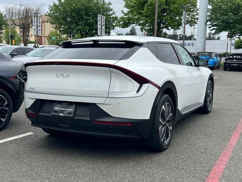Certified 2024 Kia EV6 Light AWD/4WD image 5