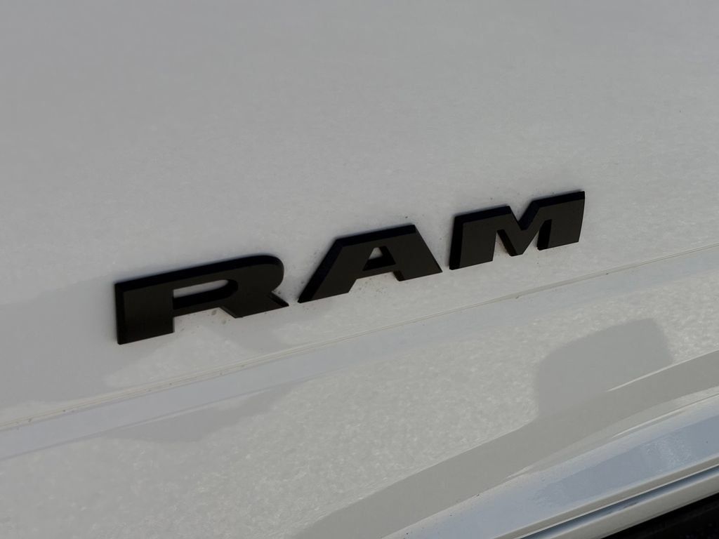 Used 2026 RAM 3500 Laramie AWD/4WD image 13