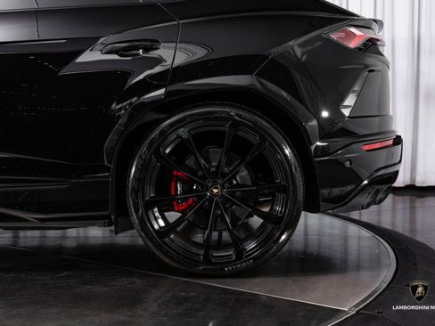 Used 2019 Lamborghini Urus image 11