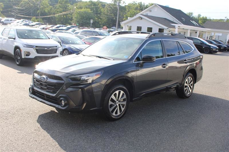 Used 2025 Subaru Outback Premium AWD/4WD image 4