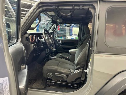 Used 2019 Jeep Wrangler Sport AWD/4WD image 14