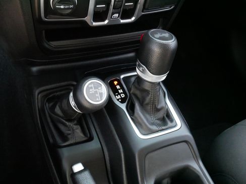 Used 2023 Jeep Wrangler Unlimited w/ Cold Weather Group AWD/4WD image 24