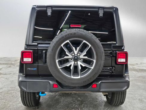 Used 2024 Jeep Wrangler Unlimited AWD/4WD image 4
