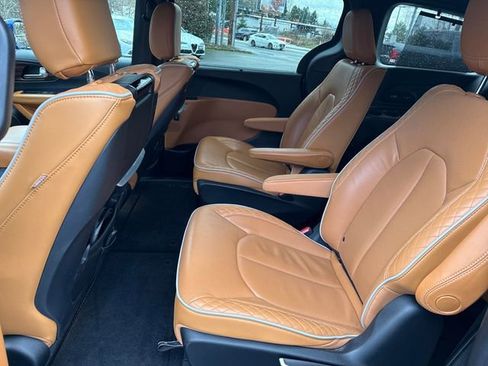 Used 2021 Chrysler Pacifica Pinnacle image 15