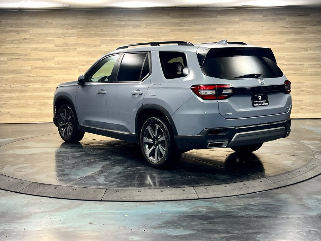 Used 2025 Honda Pilot Elite image 16