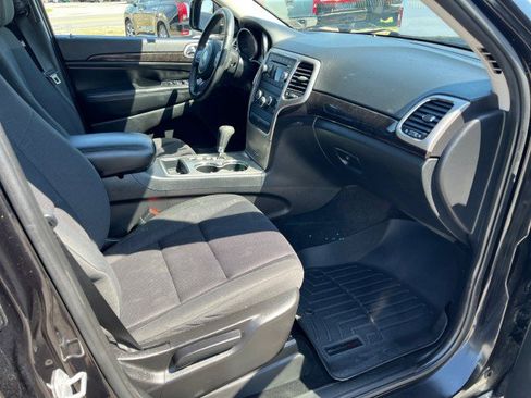 Used 2012 Jeep Grand Cherokee Laredo w/ Laredo E Group image 20