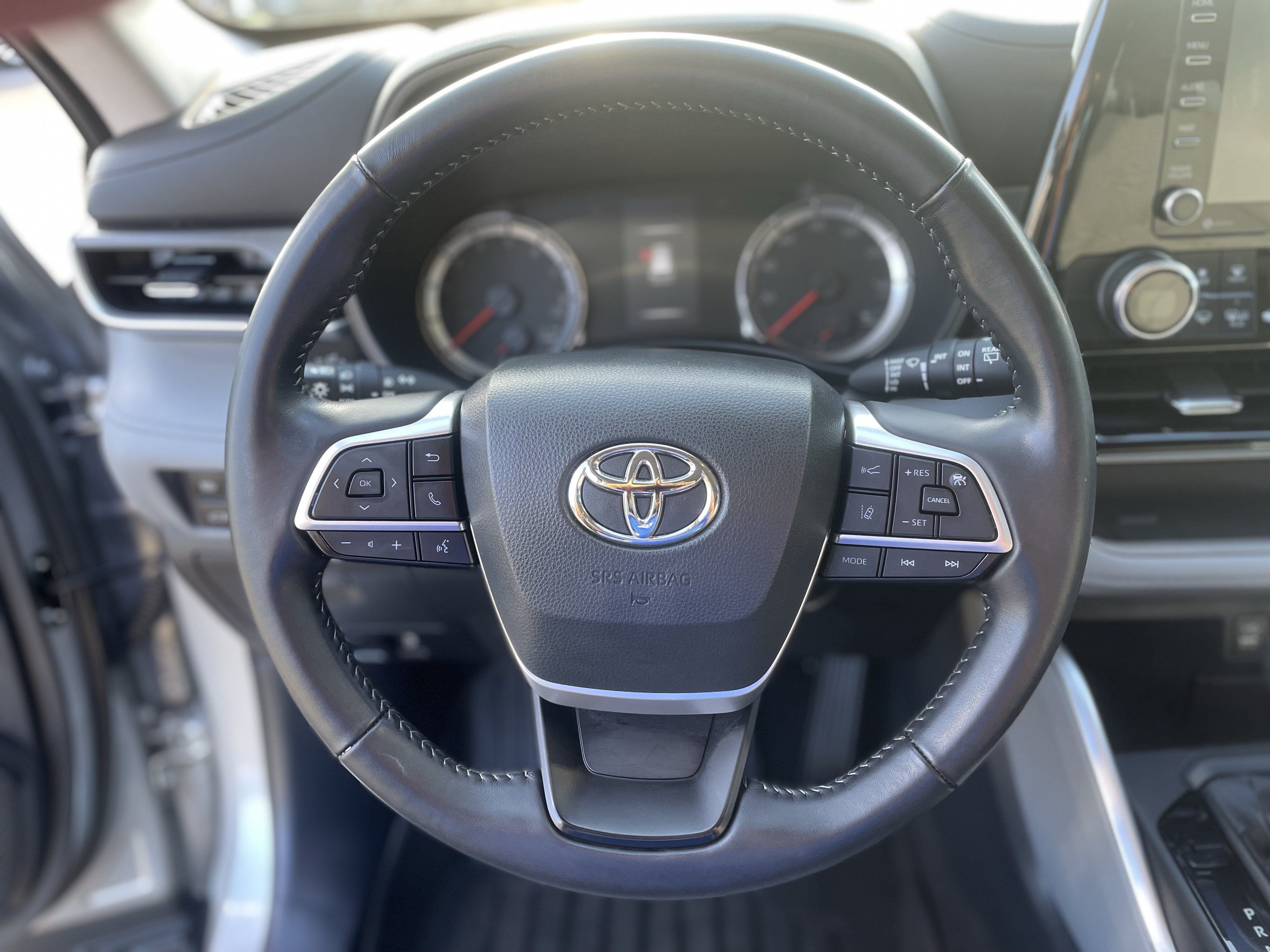 Used 2022 Toyota Highlander LE FWD image 15