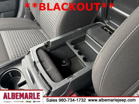 Used 2023 Dodge Charger SXT w/ Blacktop Package image 25