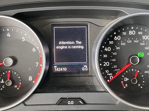 Used 2021 Volkswagen Tiguan SE w/ Panoramic Sunroof Package AWD/4WD image 5