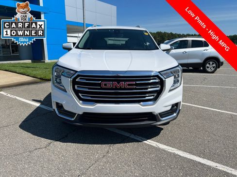 Used 2022 GMC Terrain SLT w/ LPO, Floor Liner Package FWD image 8