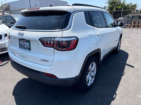 Used 2019 Jeep Compass Latitude w/ Popular Equipment Group FWD image 13