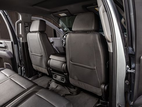 Used 2025 Chevrolet Silverado 2500 LT w/ Trail Boss Package image 32