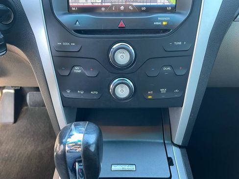 Used 2015 Ford Explorer XLT w/ Equipment Group 201A image 35