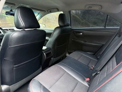 Used 2016 Toyota Camry SE image 22