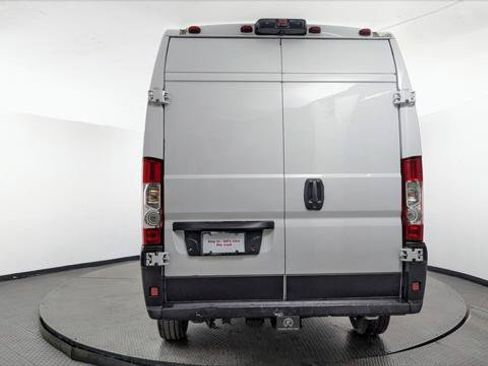 Used 2024 RAM ProMaster 2500 w/ Convenience Group FWD image 7