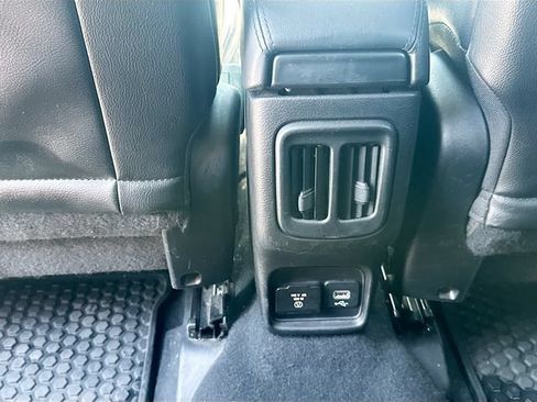 Used 2021 Jeep Compass Latitude w/ Sun and Sound Group AWD/4WD image 28