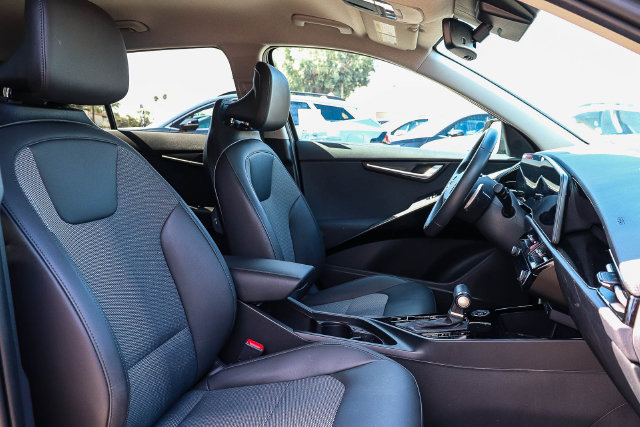 Certified 2025 Kia Niro EX FWD image 17