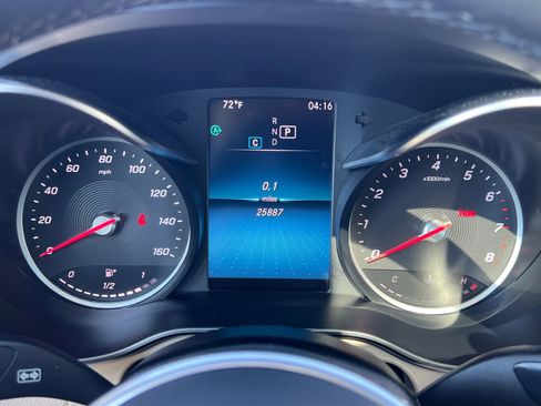 Used 2021 Mercedes-Benz GLC 300 4MATIC image 14