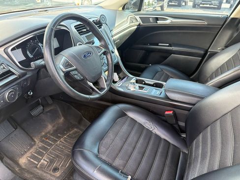 Used 2017 Ford Fusion SE w/ Equipment Group 201A FWD image 20