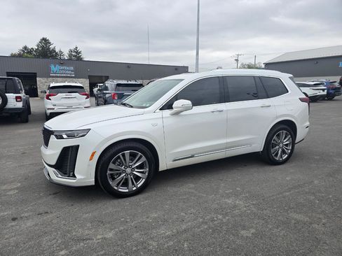 Used 2023 Cadillac XT6 Premium Luxury w/ Technology Package AWD/4WD image 3