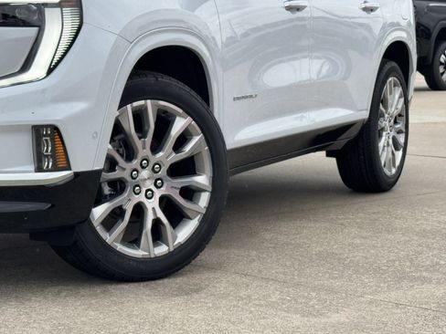New 2026 GMC Acadia Denali w/ Super Cruise Package FWD image 12