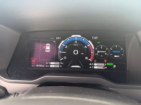 Certified 2025 Toyota Sequoia SR5 AWD/4WD image 22