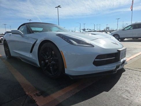 Used 2019 Chevrolet Corvette Stingray Convertible RWD image 2