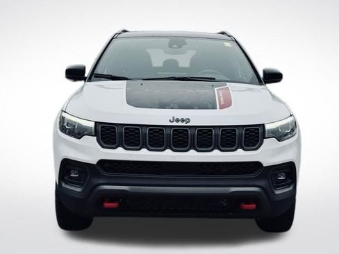 Used 2025 Jeep Compass Trailhawk w/ Trailhawk Elite Group AWD/4WD image 3