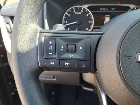 Used 2023 Nissan Rogue S image 16