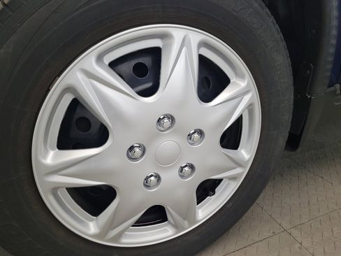 Used 2018 Nissan Rogue S image 31