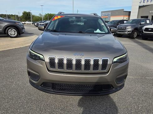 Used 2020 Jeep Cherokee Latitude FWD image 2