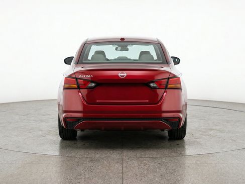 Used 2025 Nissan Altima 2.5 SV FWD image 7