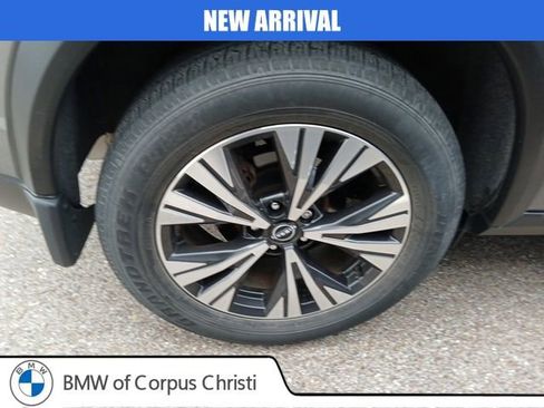 Used 2023 Nissan Rogue SV FWD image 9
