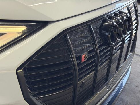 Used 2023 Audi e-tron S Premium Plus w/ Black Optic Package AWD/4WD image 35