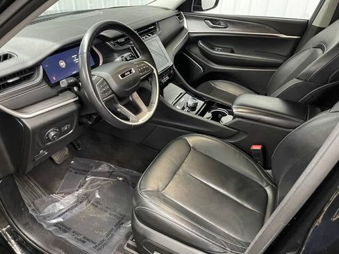 Used 2021 Jeep Grand Cherokee L Limited AWD/4WD image 16
