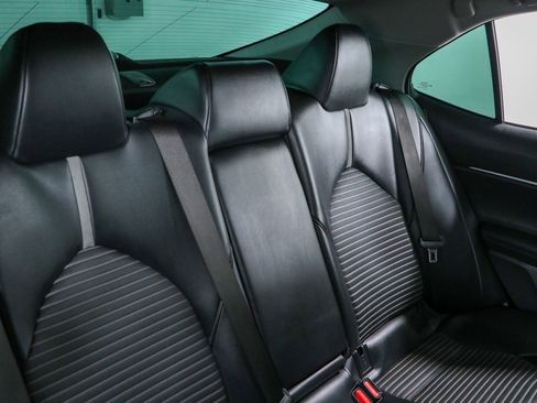 Used 2022 Toyota Camry SE FWD image 27