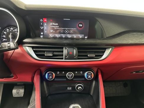 Used 2021 Alfa Romeo Stelvio Sprint image 21