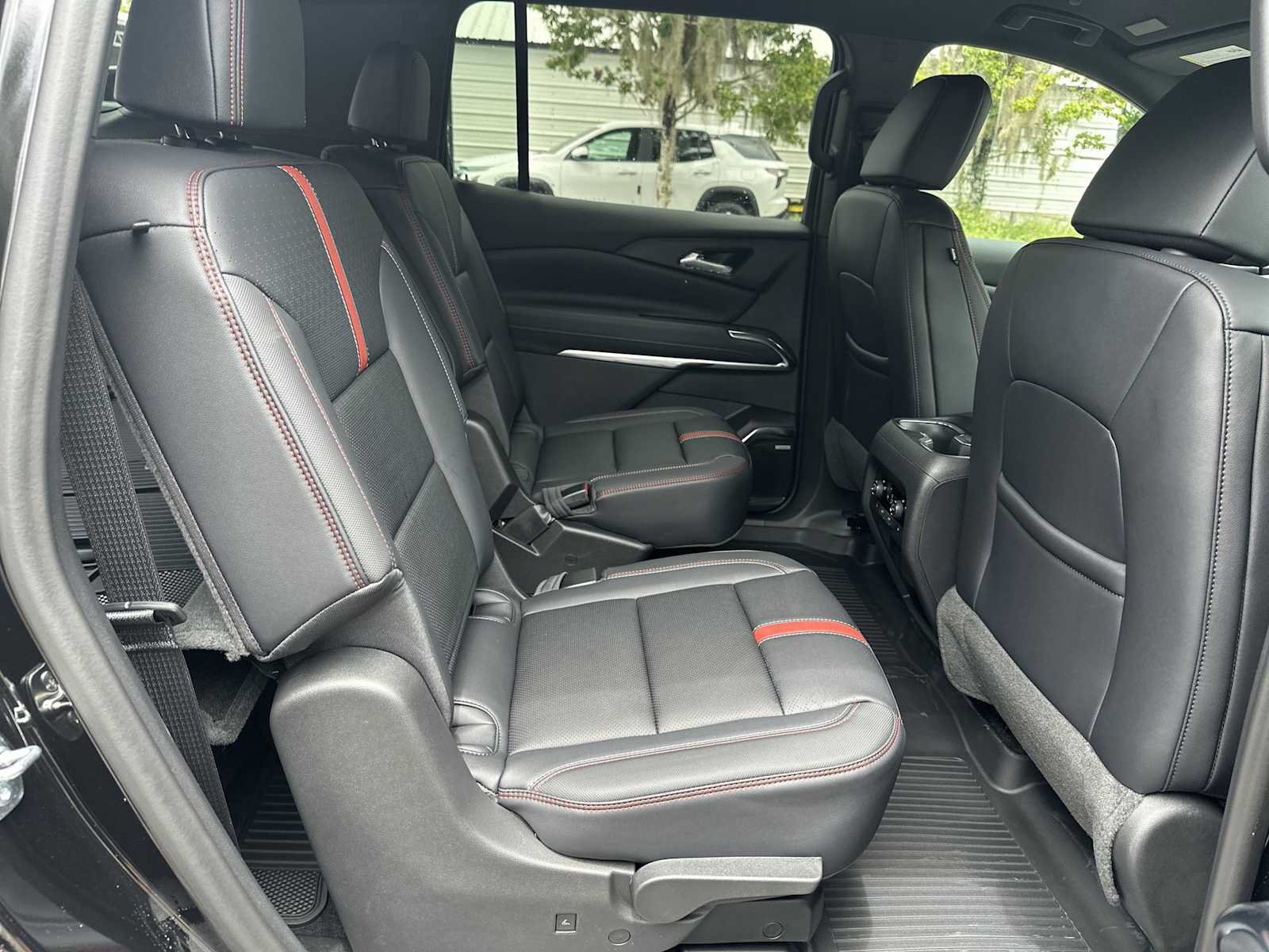 New 2026 Chevrolet Traverse RS w/ LPO, Floor Liner Package FWD image 18