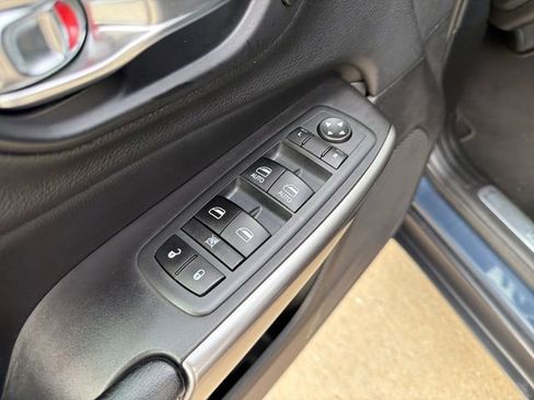 Used 2020 Jeep Cherokee Limited FWD image 13