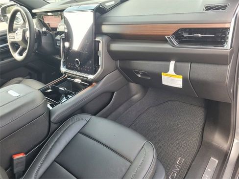 New 2026 GMC Yukon XL Denali image 17