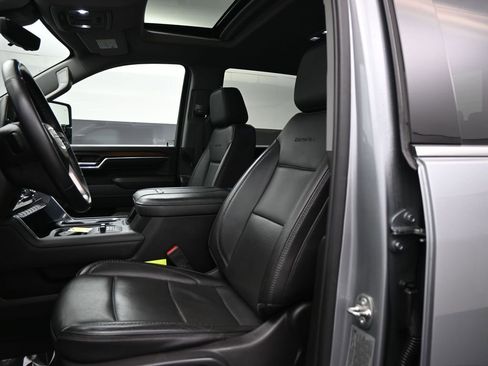 Used 2024 GMC Sierra 3500 Denali w/ Denali Reserve Package image 12