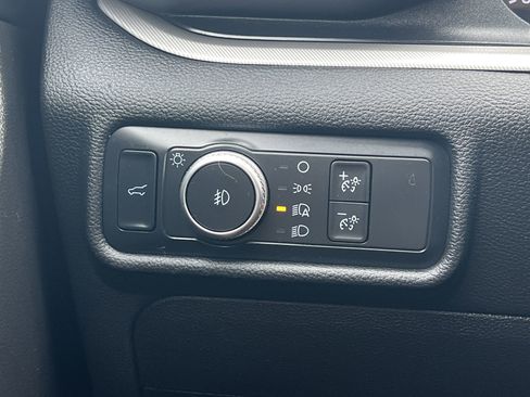 Certified 2020 Ford Explorer XLT w/ Equipment Group 202A image 17