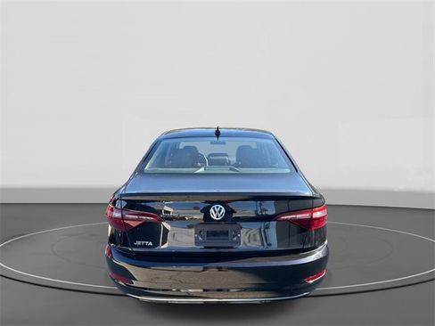 Certified 2021 Volkswagen Jetta S image 4