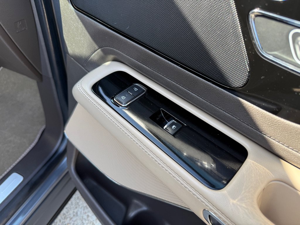 Used 2022 Lincoln Aviator 2WD image 30