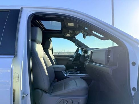 Used 2025 Chevrolet Silverado 1500 LTZ w/ LTZ Premium Package image 11