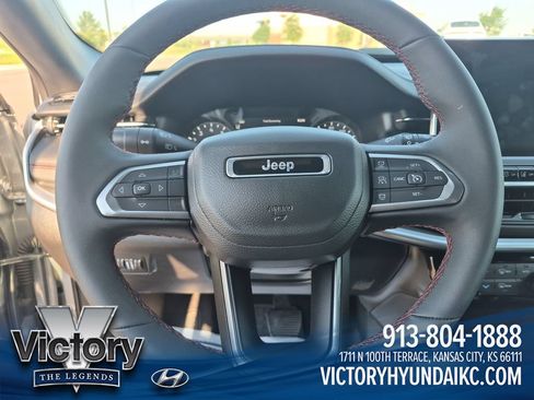 Used 2026 Jeep Compass Trailhawk AWD/4WD image 14