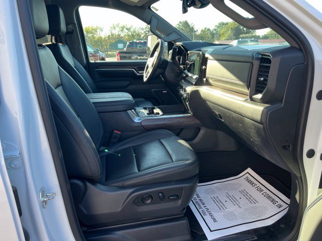 Used 2025 GMC Sierra 2500 SLT w/ SLT Premium Package AWD/4WD image 11